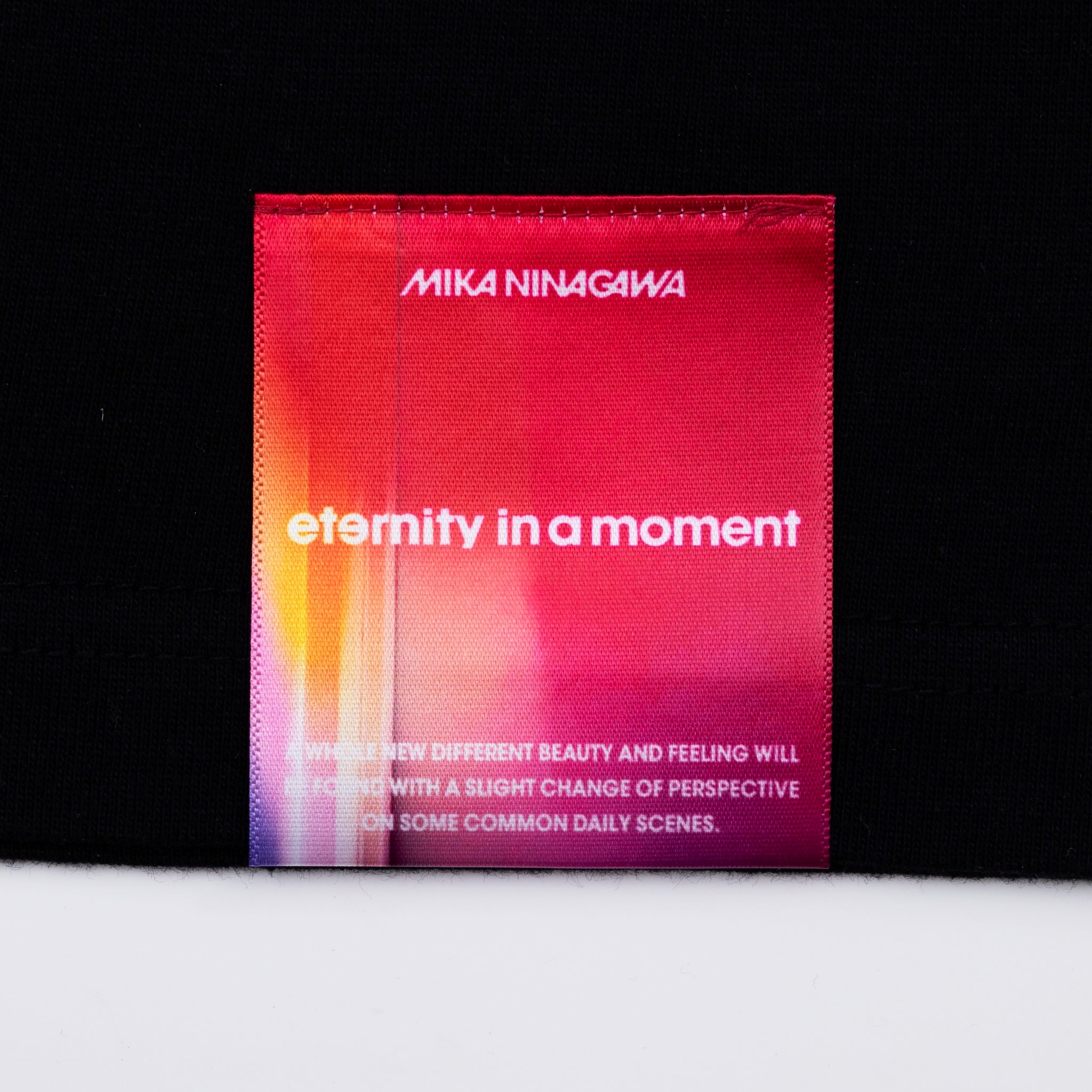 Eternity in a Moment Tシャツ｜Flower_Black – MIKA NINAGAWA