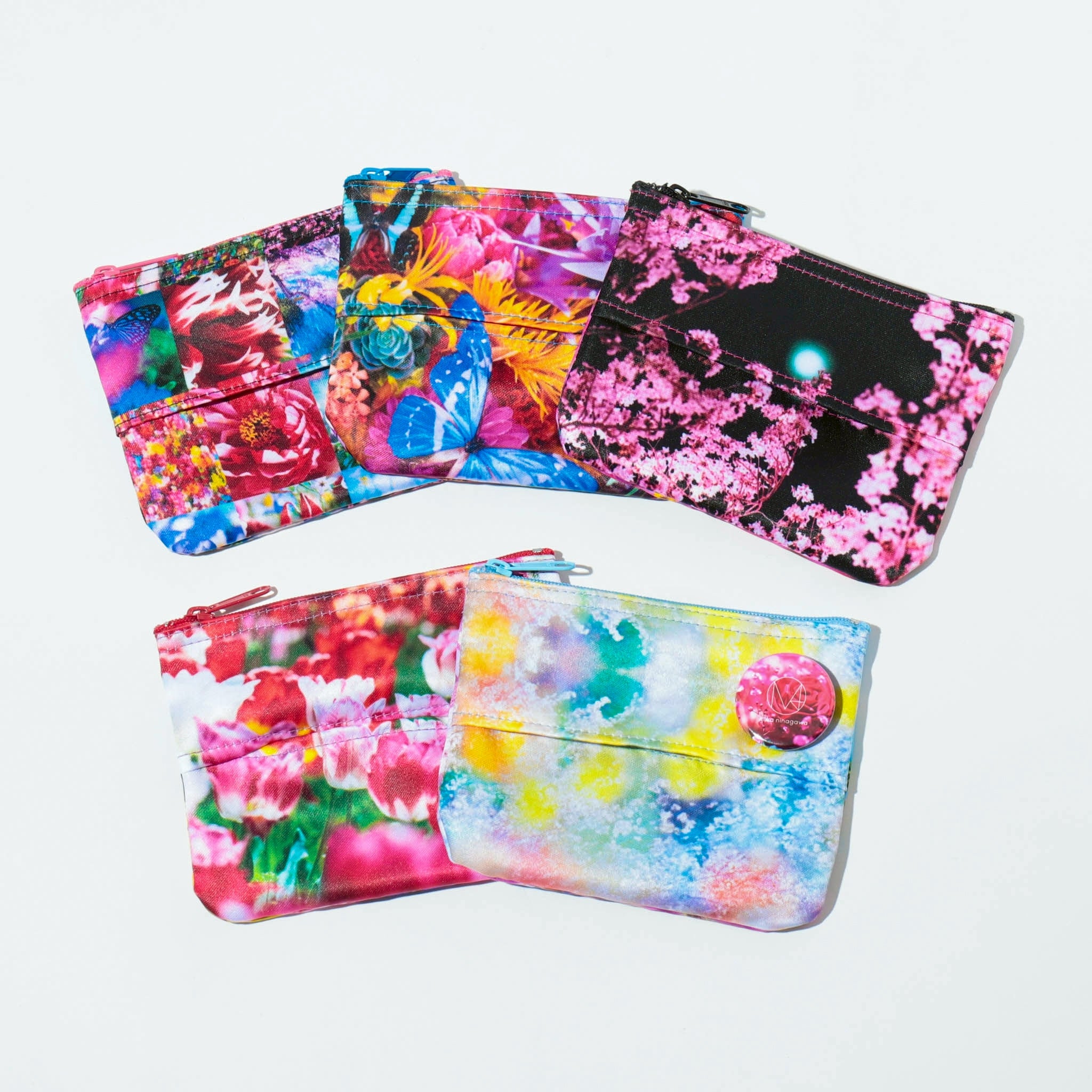 ティッシュポーチ（缶バッジ付き） – MIKA NINAGAWA OFFICIAL STORE