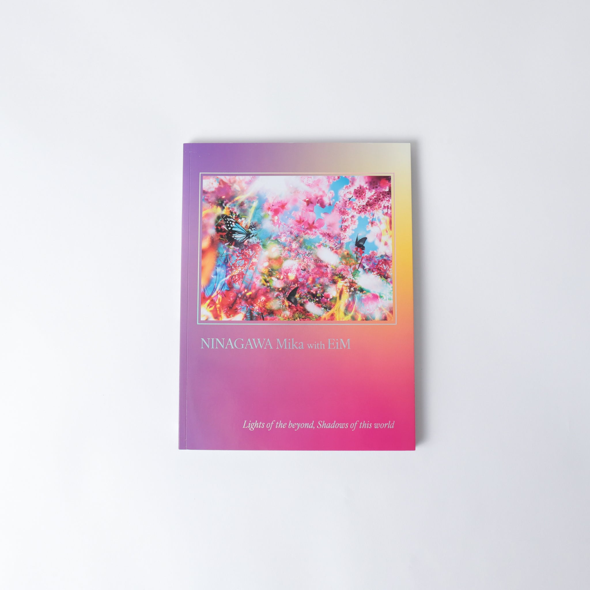 公式図録 | 蜷川実花展 with EiM：彼岸の光、此岸の影 – MIKA NINAGAWA